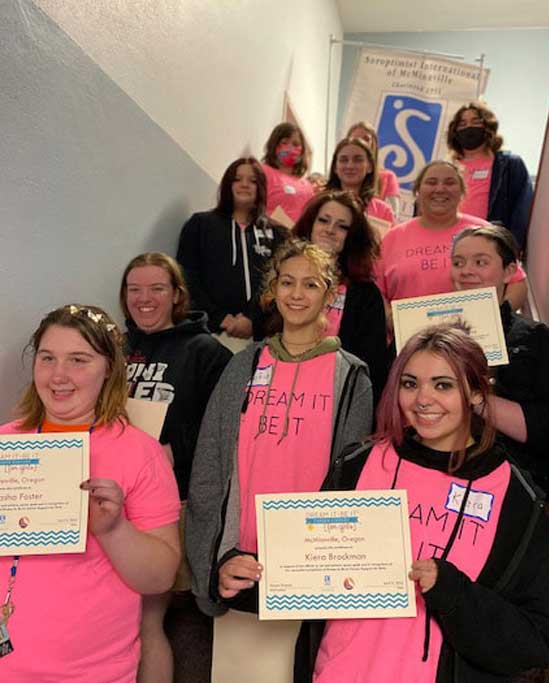 Dream it Be it participants standing in a stairway for a group picture Dream it Be it participants standing in a stairway for a group picture